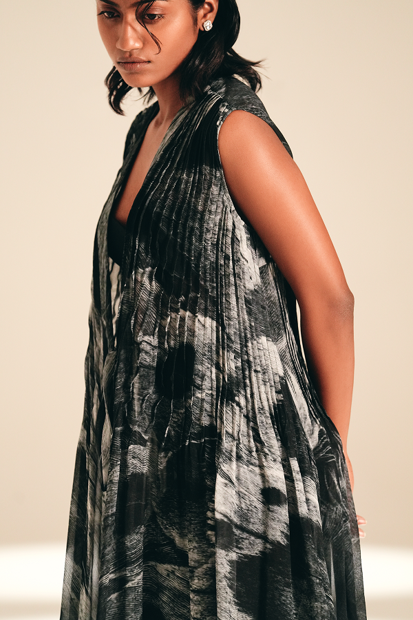 Front Open Overlay Feather Bloom viscose