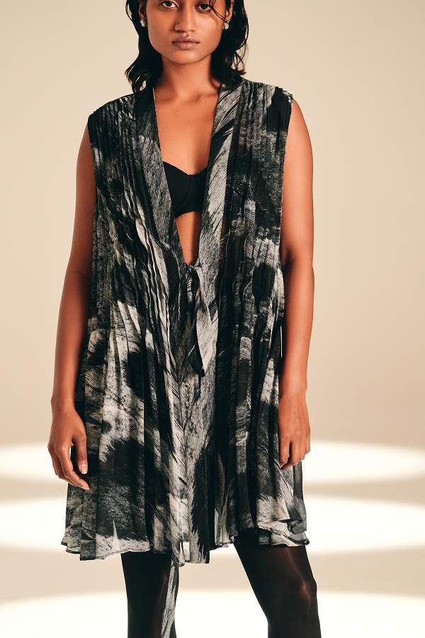 Front Open Overlay Feather Bloom viscose